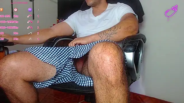 Snapshot of --mAk-- chatting on 12, 1, 2025 --mAk-- online show from 12, 1, 2025