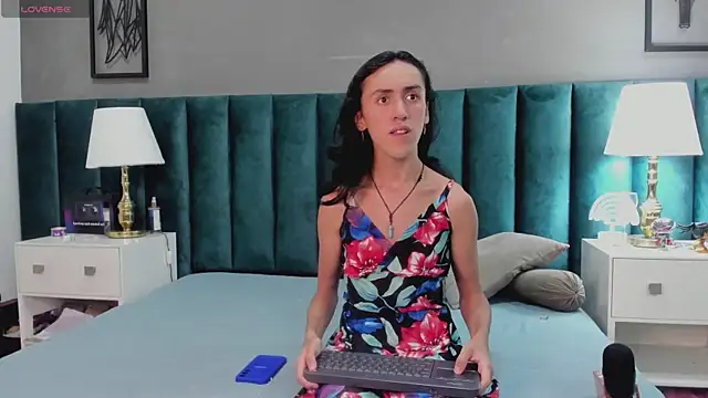 Snapshot of Karol_fenixx chatting on 21, 1, 2025 Karol fenixx online show from 21, 1, 2025