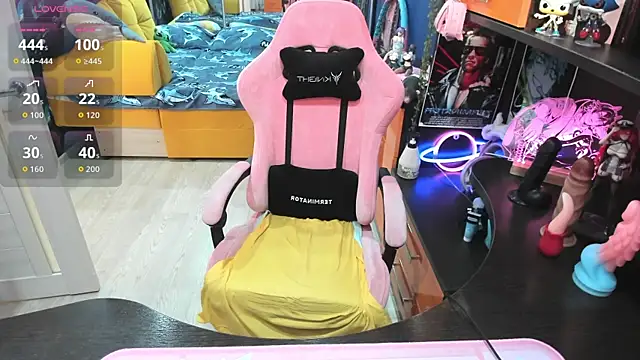 Softie Sofy online show from 24, 10, 2025