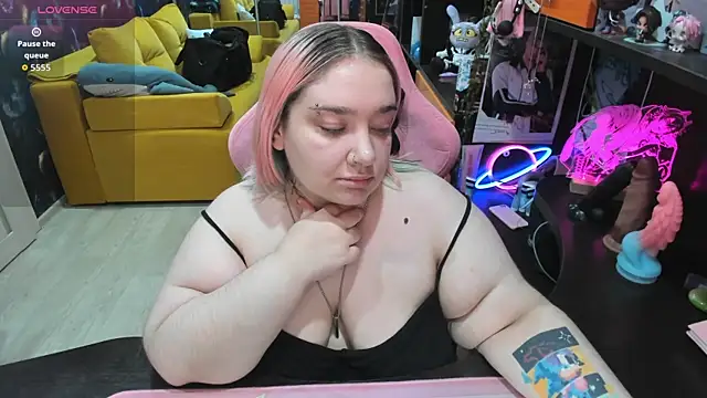 Snapshot of Softie_Sofy chatting on 9, 7, 2026 Softie Sofy online show from 9, 7, 2026