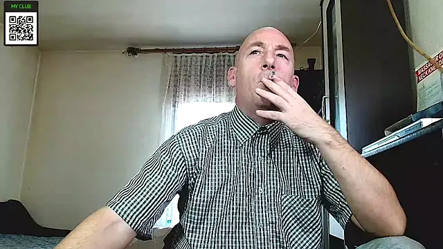 Snapshot of Johan___Barker chatting on 28, 12, 2024 Johan Barker online show from 28, 12, 2024