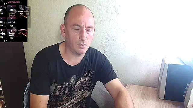 Snapshot of Johan___Barker chatting on 12, 11, 2025 Johan Barker online show from 12, 11, 2025