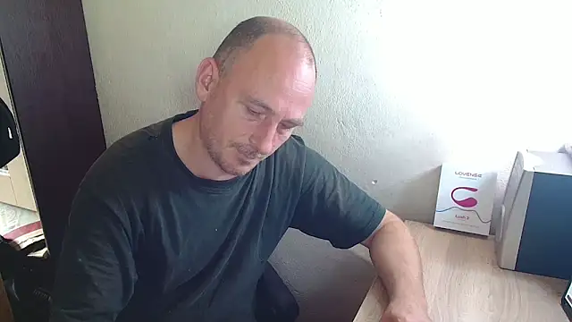 Snapshot of Johan___Barker chatting on 16, 11, 2025 Johan Barker online show from 16, 11, 2025