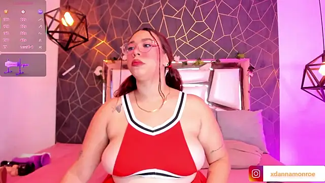 Snapshot of DanniaMonroee chatting on 16, 9, 2025 DanniaMonroee online show from 16, 9, 2025