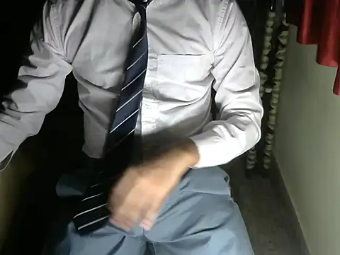 aloneboy1996 online show from 29, 9, 2025