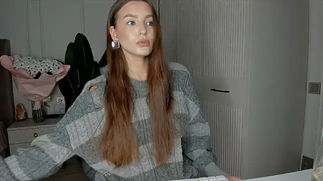 xx leila online show from 12, 11, 2025