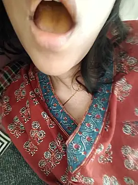 Snapshot of Lavanya_Shah chatting on 4, 4, 2026 Lavanya Shah online show from 4, 4, 2026