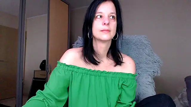 Snapshot of _Sweetlonglips_ chatting on 6, 2, 2025 Sweetlonglips online show from 6, 2, 2025