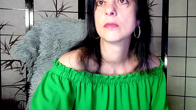 Snapshot of _Sweetlonglips_ chatting on 3, 11, 2025 Sweetlonglips online show from 3, 11, 2025