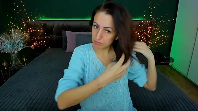 Snapshot of Rebecca_Diamond chatting on 2, 2, 2025 Rebecca Diamond online show from 2, 2, 2025