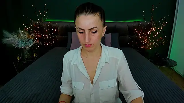 Snapshot of Rebecca_Diamond chatting on 3, 2, 2025 Rebecca Diamond online show from 3, 2, 2025