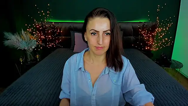 Snapshot of Rebecca_Diamond chatting on 4, 2, 2025 Rebecca Diamond online show from 4, 2, 2025