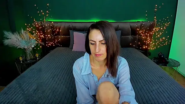 Snapshot of Rebecca_Diamond chatting on 4, 2, 2025 Rebecca Diamond online show from 4, 2, 2025