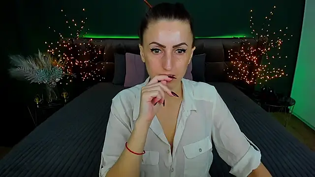 Snapshot of Rebecca_Diamond chatting on 5, 2, 2025 Rebecca Diamond online show from 5, 2, 2025