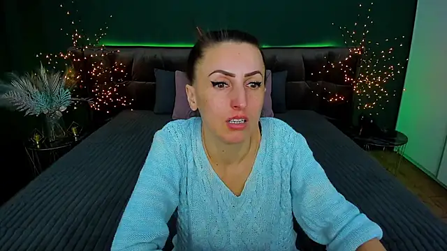 Snapshot of Rebecca_Diamond chatting on 11, 2, 2025 Rebecca Diamond online show from 11, 2, 2025