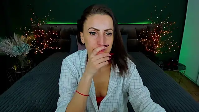 Snapshot of Rebecca_Diamond chatting on 12, 2, 2025 Rebecca Diamond online show from 12, 2, 2025