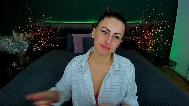 Snapshot of Rebecca_Diamond chatting on 12, 2, 2025 Rebecca Diamond online show from 12, 2, 2025