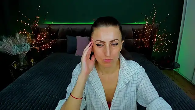 Snapshot of Rebecca_Diamond chatting on 16, 2, 2025 Rebecca Diamond online show from 16, 2, 2025