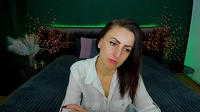 Snapshot of Rebecca_Diamond chatting on 17, 2, 2025 Rebecca Diamond online show from 17, 2, 2025