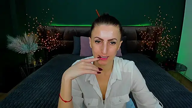 Snapshot of Rebecca_Diamond chatting on 17, 2, 2025 Rebecca Diamond online show from 17, 2, 2025