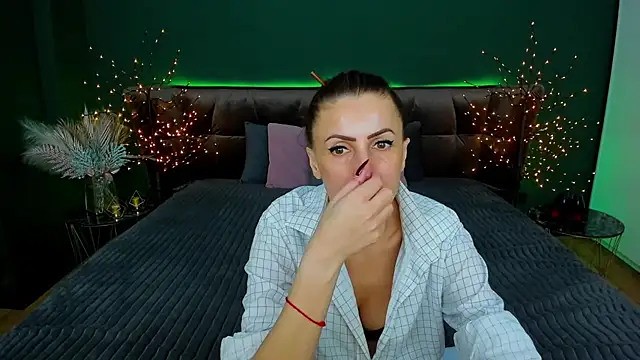 Snapshot of Rebecca_Diamond chatting on 18, 2, 2025 Rebecca Diamond online show from 18, 2, 2025