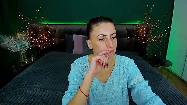 Snapshot of Rebecca_Diamond chatting on 19, 2, 2025 Rebecca Diamond online show from 19, 2, 2025