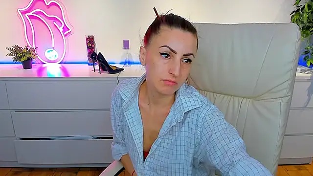 Snapshot of Rebecca_Diamond chatting on 23, 2, 2025 Rebecca Diamond online show from 23, 2, 2025