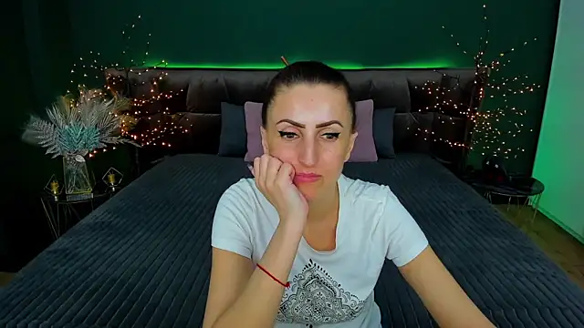 Snapshot of Rebecca_Diamond chatting on 27, 2, 2025 Rebecca Diamond online show from 27, 2, 2025