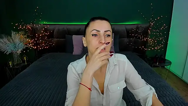 Snapshot of Rebecca_Diamond chatting on 3, 3, 2025 Rebecca Diamond online show from 3, 3, 2025