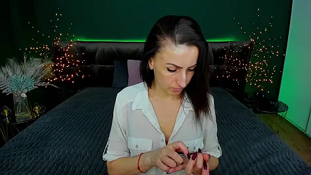 Snapshot of Rebecca_Diamond chatting on 9, 3, 2025 Rebecca Diamond online show from 9, 3, 2025