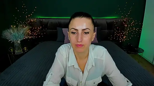 Snapshot of Rebecca_Diamond chatting on 14, 3, 2025 Rebecca Diamond online show from 14, 3, 2025