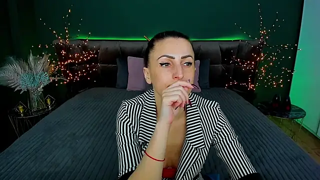 Snapshot of Rebecca_Diamond chatting on 16, 3, 2025 Rebecca Diamond online show from 16, 3, 2025