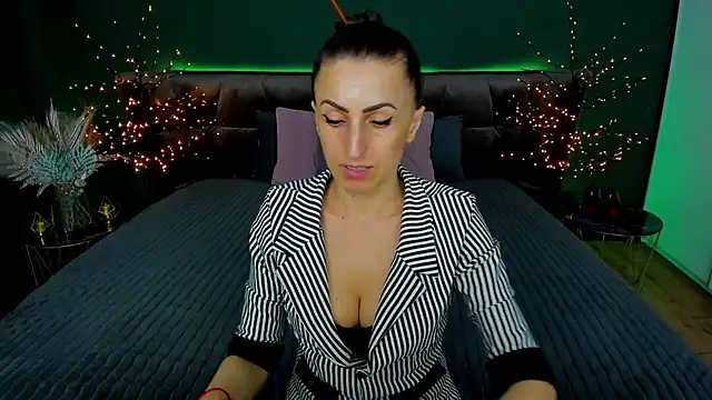 Snapshot of Rebecca_Diamond chatting on 18, 3, 2025 Rebecca Diamond online show from 18, 3, 2025