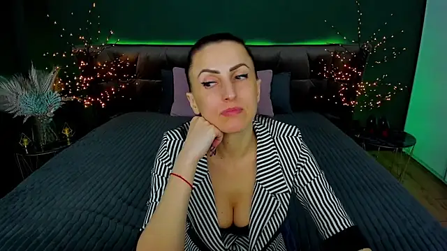 Snapshot of Rebecca_Diamond chatting on 18, 3, 2025 Rebecca Diamond online show from 18, 3, 2025