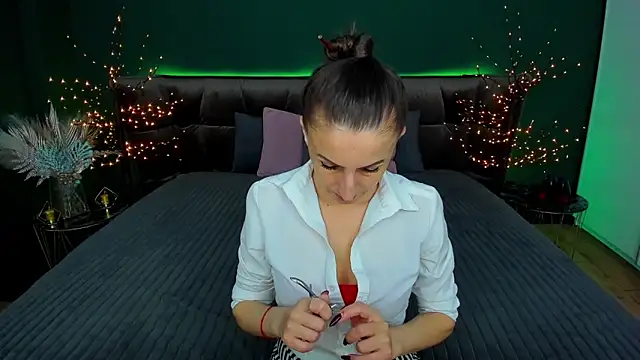 Snapshot of Rebecca_Diamond chatting on 20, 3, 2025 Rebecca Diamond online show from 20, 3, 2025