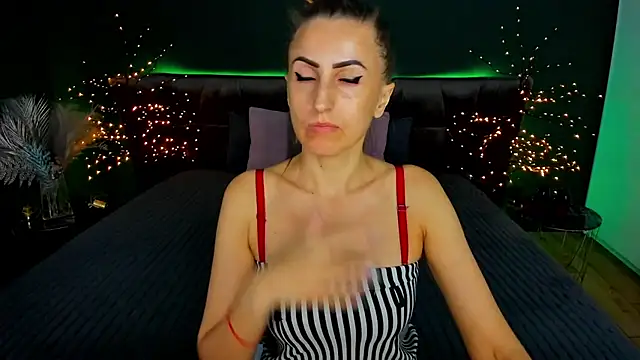 Snapshot of Rebecca_Diamond chatting on 22, 9, 2025 Rebecca Diamond online show from 22, 9, 2025