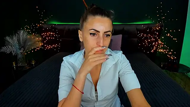 Snapshot of Rebecca_Diamond chatting on 24, 9, 2025 Rebecca Diamond online show from 24, 9, 2025