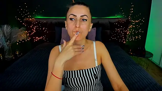 Snapshot of Rebecca_Diamond chatting on 27, 9, 2025 Rebecca Diamond online show from 27, 9, 2025