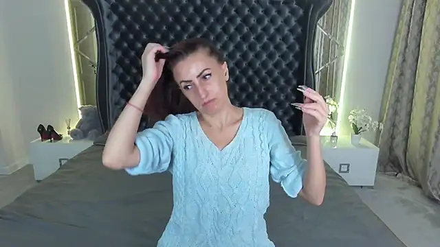 Snapshot of Rebecca_Diamond chatting on 28, 10, 2025 Rebecca Diamond online show from 28, 10, 2025