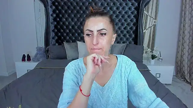 Snapshot of Rebecca_Diamond chatting on 3, 12, 2025 Rebecca Diamond online show from 3, 12, 2025