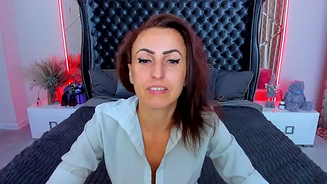 Snapshot of Rebecca_Diamond chatting on 6, 7, 2026 Rebecca Diamond online show from 6, 7, 2026