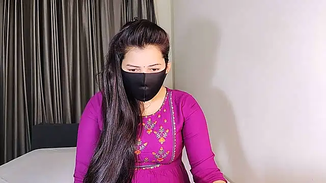 YourLovelyQueen online show from 16, 12, 2024