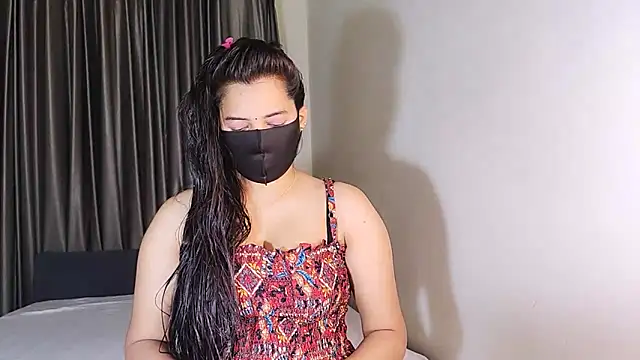 YourLovelyQueen online show from 24, 1, 2025