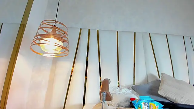 elena mature online show from 16, 4, 2026