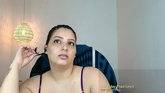 Snapshot of YummyAnna_ chatting on 8, 5, 2026 YummyAnna online show from 8, 5, 2026