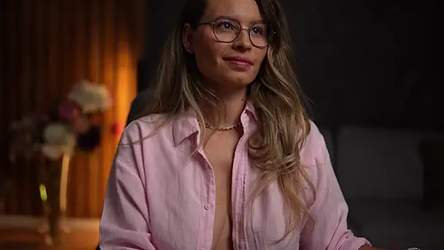 BrandyWhite online show from 27, 10, 2025