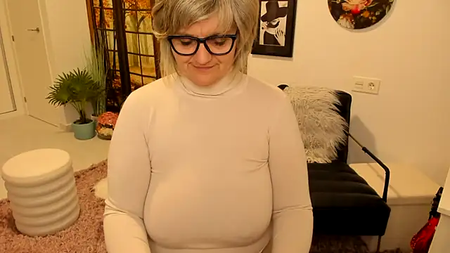 Snapshot of Milf-Ella chatting on 3, 3, 2025 Milf-Ella online show from 3, 3, 2025
