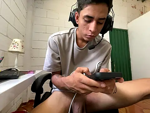 Max TheHorseDick online show from 26, 11, 2025