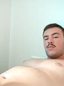 Snapshot of urielpereira chatting on 4, 11, 2025 urielpereira online show from 4, 11, 2025