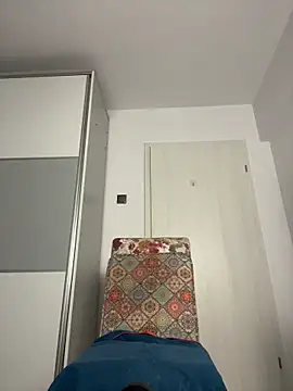 snow flakee online show from 9, 2, 2025